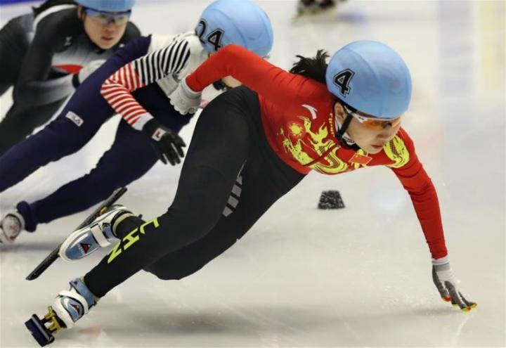 中国短道速滑队500米日进两金